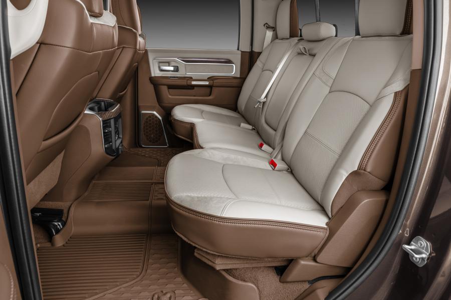 Интерьер Ram 2500 Laramie Crew Cab (DJ) 2019 года  (LA) (фото 30 из 39)